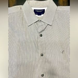 American Eagle Men’s LS dress shirt, size medium, slim fit